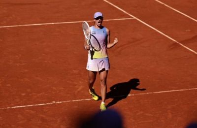 Με άνεση και στιλ στις «16» του Roland Garros οι Σφιόντεκ