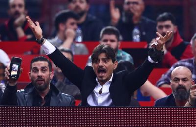 «Τώρα θα έρθω και εγώ κάτω, να με βρίζετε 15.000»!