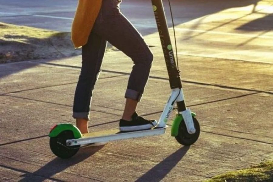 Όχημα συγκρούστηκε με πατίνι- Κρίσιμα 54χρονη