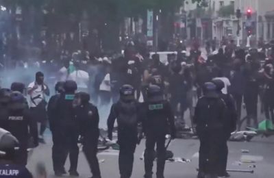 Άγριες συμπλοκές οπαδών της Παρί στο Παρίσι την ώρα του τελικού