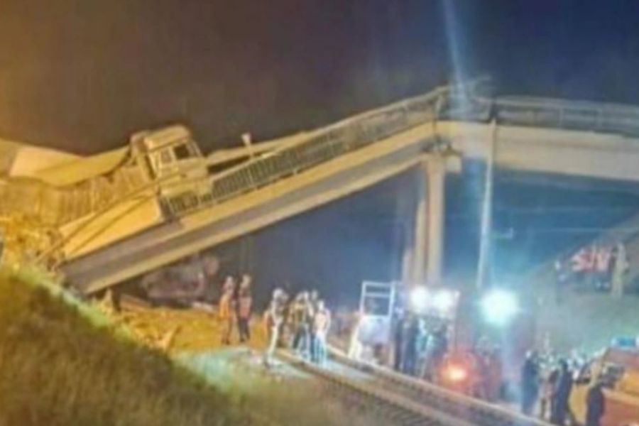 Κατέρρευσε γέφυρα στη Ρωσία – Τουλάχιστον 7 νεκροί και 30 τραυματίες