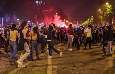 Από τα εκτεταμένα επεισόδια σημειώθηκαν 692 πυρκαγιές και κάηκαν 264 οχήματα