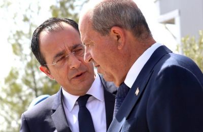 Αναρωτιέται κανείς: από πότε η υπεράσπιση της νομιμότητας αποτελεί εμπόδιο στην ειρήνη;