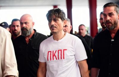 Έφτασε με ισχυρή συνοδεία στο ΣΕΦ ο Δημήτρης Γιαννακόπουλος