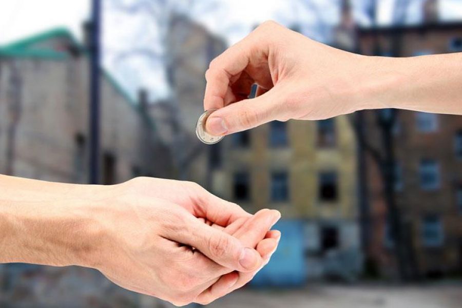 Έβαζαν γυναίκες να πωλούν παραμυθάκια για… καλό σκοπό