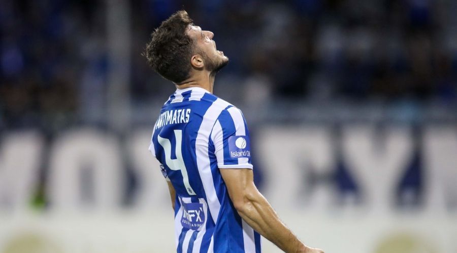 Ανόρθωση: Η σημαία παραμένει στον ιστό της!