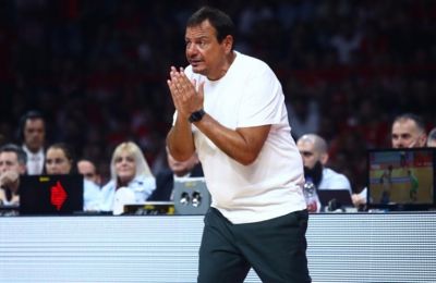 Αταμάν: «Δεν μπορώ να βρίσκομαι εκεί και να βρίζουν τη χώρα μου»