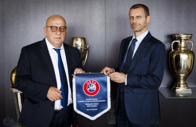 Eνεργός σε FIFA και UEFA