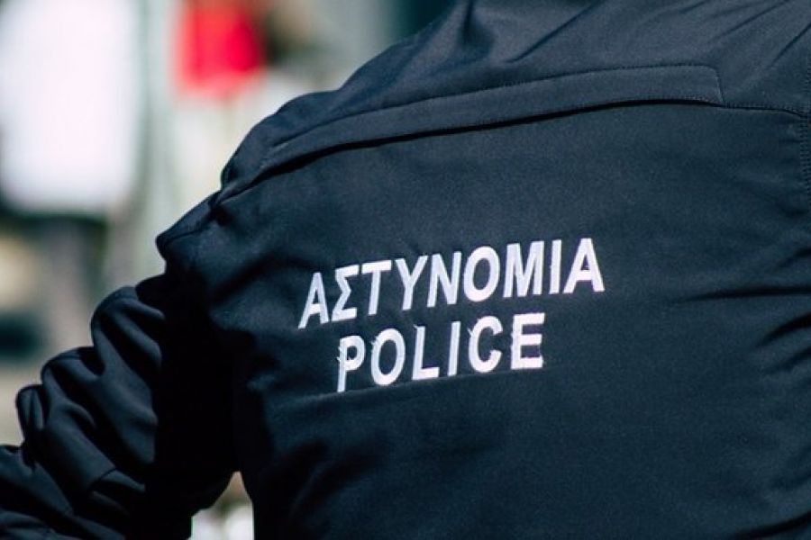 Εκατοντάδες κούτες παράνομων καπνικών σε σπίτι 48χρονου