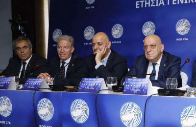 Αλλάζει ο Μανωλιός, χωρίς καν να βάλει τα ρούχα του αλλιώς