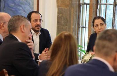 Πρόεδρος: Εως 22 έτη η φοίτηση σε ειδικά σχολεία