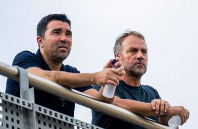 Έξαλλος παίκτης της Μπαρτσελόνα με Ντέκο και Φλικ
