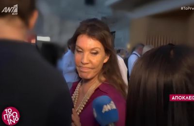 Κουνούσε απλώς το κεφάλι της στις ερωτήσεις της δημοσιογράφου