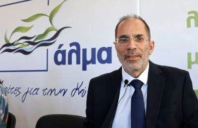 «Ο Οδυσσέας πέταξε λάσπη στον ανεμιστήρα, κάτι που έκανε τακτικότατα ως γενικός ελεγκτής και τώρα παραπονιέται ότι υφίσταται πολιτική δίωξη, έγραψε ο Μανώλης Καλατζής