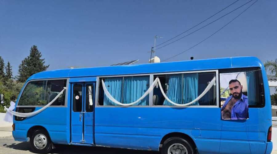 Χαμός με την απρόσμενη έκπληξη στο γαμπρό