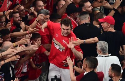 Βεζένκοφ: «Μείναμε ενωμένοι και τα καταφέραμε»