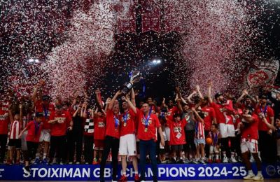 Η «ερυθρόλευκη» φιέστα (pics)