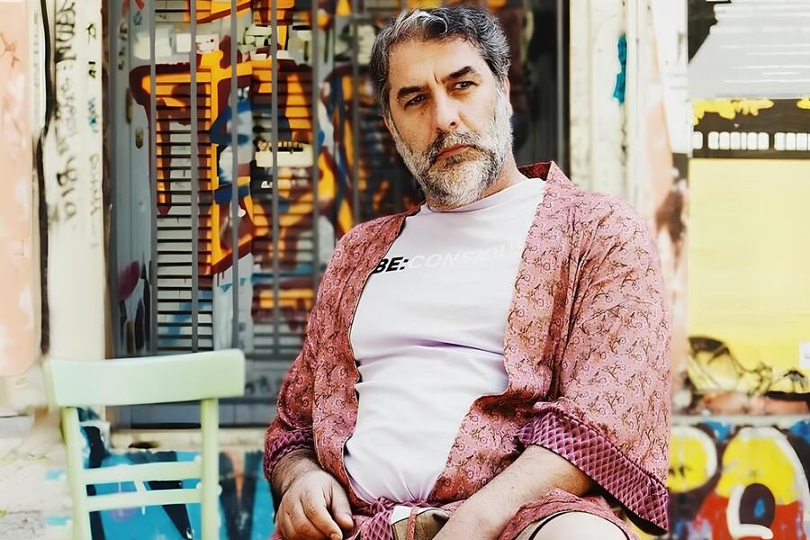 Σάλος με τον Βασίλη Μπισμπίκη! Σάλος με τον Βασίλη Μπισμπίκη!