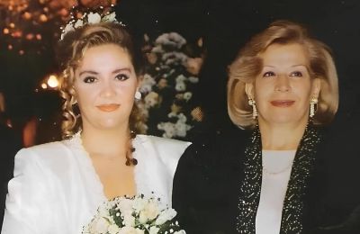  Η γνωστή ηθοποιός, είχε συμπράξει τηλεοπτικά με την Κατερίνα Γιουλάκη στην πολύ επιτυχημένη σειρά «Ρετιρέ» του Μεγάλου Καναλιού.