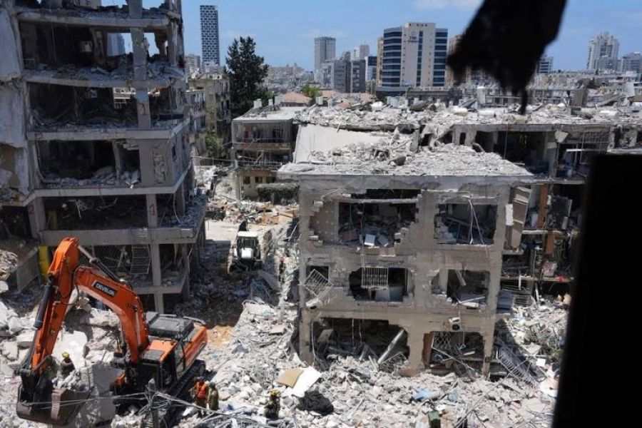 Σε συναγερμό η Μ. Ανατολή- Ανταλλάσσουν επιθέσεις Ισραήλ και Ιράν