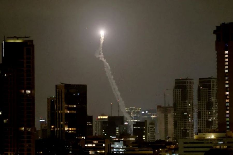 IDF: Το Ιράν έχει εκτοξεύσει 400 βαλλιστικούς πυραύλους