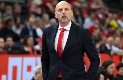 Μπασκόνια: Εξετάζει τον Ομπράντοβιτς 