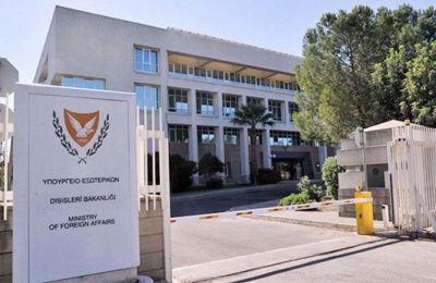 Ακόμη τέσσερις Κύπριοι και μέλη των οικογενειών τους εξήλθαν του Ιράν, σύμφωνα με το Υπουργείο Εξξωτερικών
