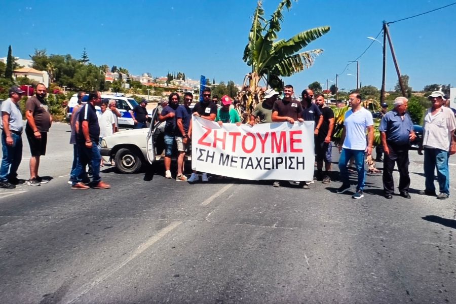 «Δίνουν νερό σε γήπεδα γκολφ αντί σε γεωργούς