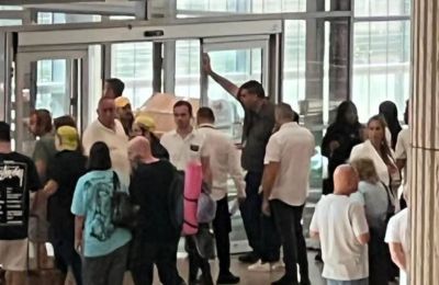 Ανοίγει εν μέρει και ο εναέριος χώρος του Ιράν