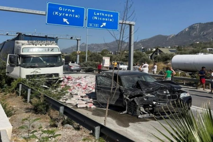 Κερύνεια: Φορτηγό μπήκε στο αντίθετο ρεύμα και παρέσυρε αμάξια-ΒΙΝΤΕΟ