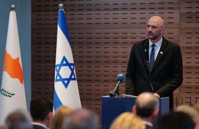 Επανέρχεται ο Ισραηλινός Πρέσβης «φωτογραφίζοντας» τον Στεφάνου