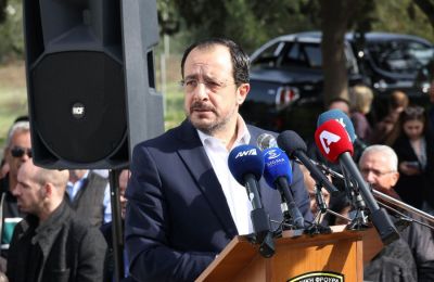 Πρόεδρος: Να δημοσιοποιηθούν οι λόγοι απόλυσης Βαρωσιώτου