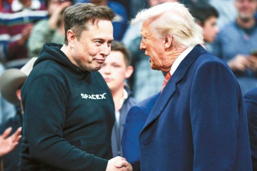 Ο Μασκ «τα γυρίζει» και επαινεί τον Τραμπ