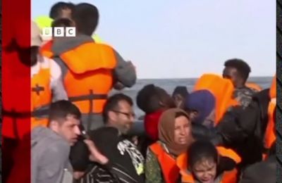 Οι μετανάστες επιχειρούσαν να διασχίσουν τη Μάγχη προς το Ηνωμένο Βασίλειο, με τη «βοήθεια» διακινητών