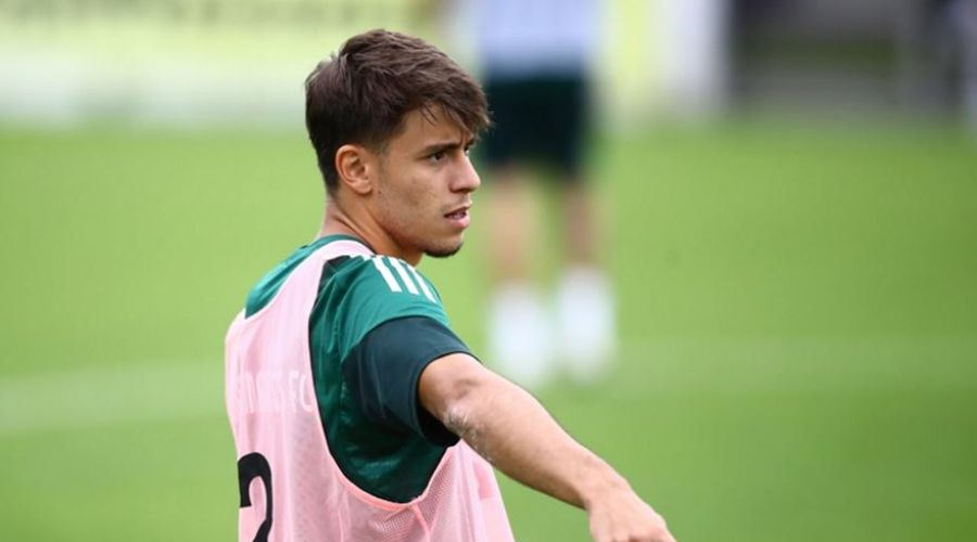 Record: «Επανέρχεται για Βαγιαννίδη η Σπόρτινγκ»