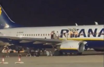 Πανικός σε πτήση της Ryanair