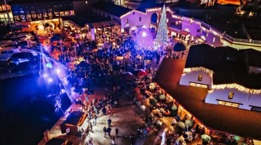 Άνδρας βρήκε πορτοφόλι μεταμεσονύχτια σε πάρκινγκ, έσπευσε στην Αστυνομία παραδίδοντάς το άθικτο και κράτησε την ανωνυμία του