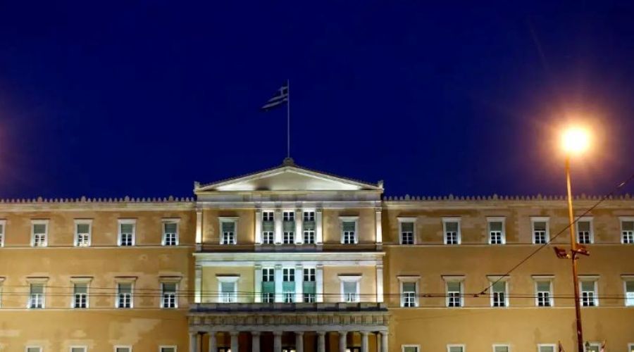 Εντοπίστηκε ύποπτος φάκελος έξω από την Ελληνική Βουλή 