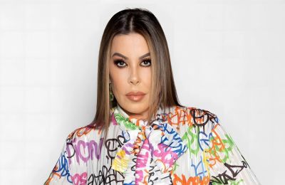 Η «Λαίδη» εντυπωσιάζει με τη σιλουέτα της στα 70 της -