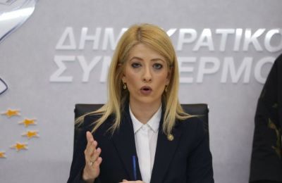 Ο Ανδρέας Θεμιστοκλέους διερωτάται εάν στην επόμενη ολομέλεια «τολμήσει να με διακόψει για να πετάξει τις αρλούμπες της»