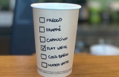 Ποιος είσαι αν πίνεις freddo, frappé, cappuccino, flat white ή matcha latte