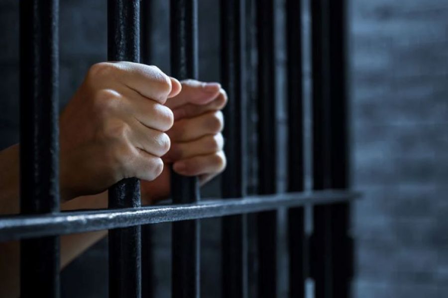 Γαλλία: Κατάφερε να αποδράσει μέσα στον σάκο συγκρατουμένου του