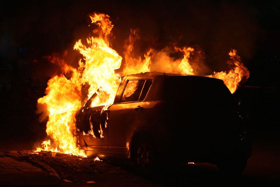 Στις φλόγες όχημα 40χρονου στην Πάφο