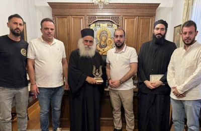Ανόρθωση: Επίσκεψη αντιπροσωπείας του Δ.Σ στο Άγιον Όρος