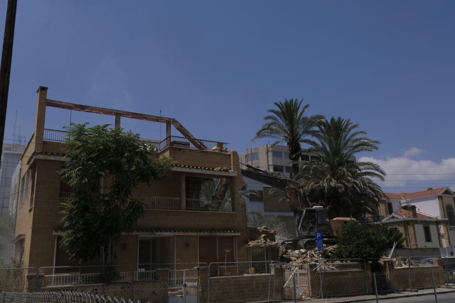 Κατεδαφίσεων συνέχεια στη Λευκωσία (ΦΩΤΟ) Κατεδαφίσεων συνέχεια στη Λευκωσία (ΦΩΤΟ)