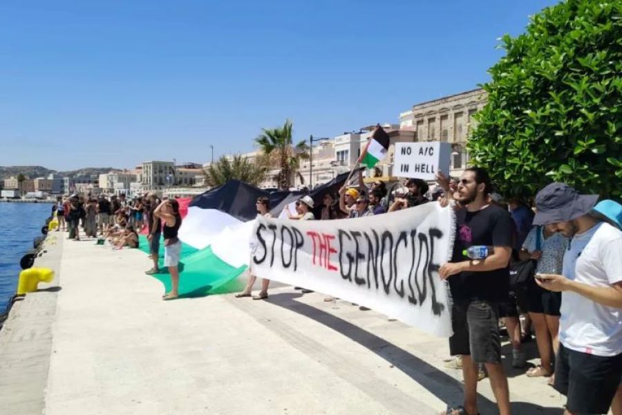 Διαμαρτυρία στη Σύρο στέλνει κρουαζιερόπλοιο με ισραηλινούς στην Κύπρο Διαμαρτυρία στη Σύρο στέλνει κρουαζιερόπλοιο με ισραηλινούς στην Κύπρο