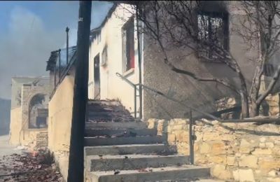 Λεμεσός: Η στιγμή που σπίτι τυλίγεται στις φλόγες (ΒΙΝΤΕΟ)