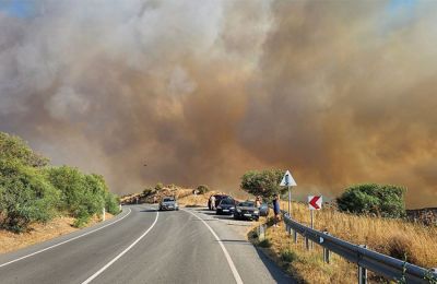 Κατά την διάρκεια της νύχτας στην περιοχή θα παραμείνουν ισχυρές πυροσβεστικές δυνάμεις για τελική κατάσβεση και επιφυλακή