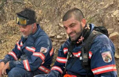 Σπάει καρδιές δασοπυροσβέστης: «Γονάτισα, έκλαψα»