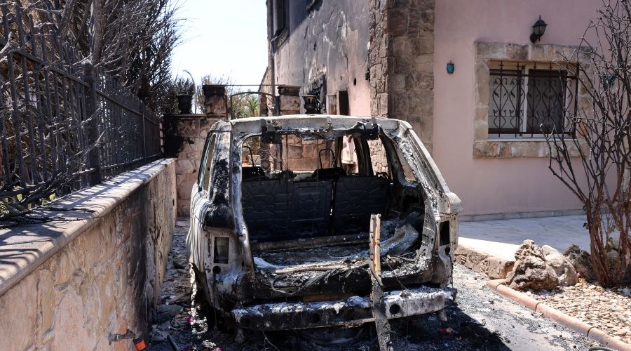 Παραμένει υπό επίθεση η Κύπρος, μετά και την καταστροφική πυρκαγιά στην επαρχία Λεμεσού